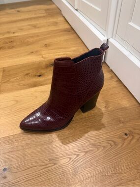 Nordstrom Burgundy Croc-Embossed Leather Heeled Ankle Boots